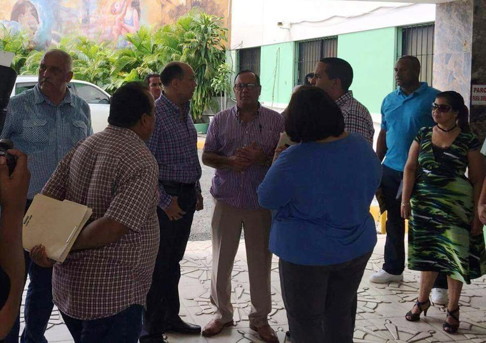 Lee más sobre el artículo Titular del SNS visita hospital  Pascasio Toribio en compañía de autoridades de la provincia Hermanas Mirabal