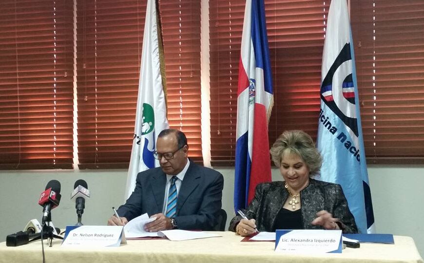 SNS y ONE firman convenio de colaboración que beneficiará registro de salud de la población