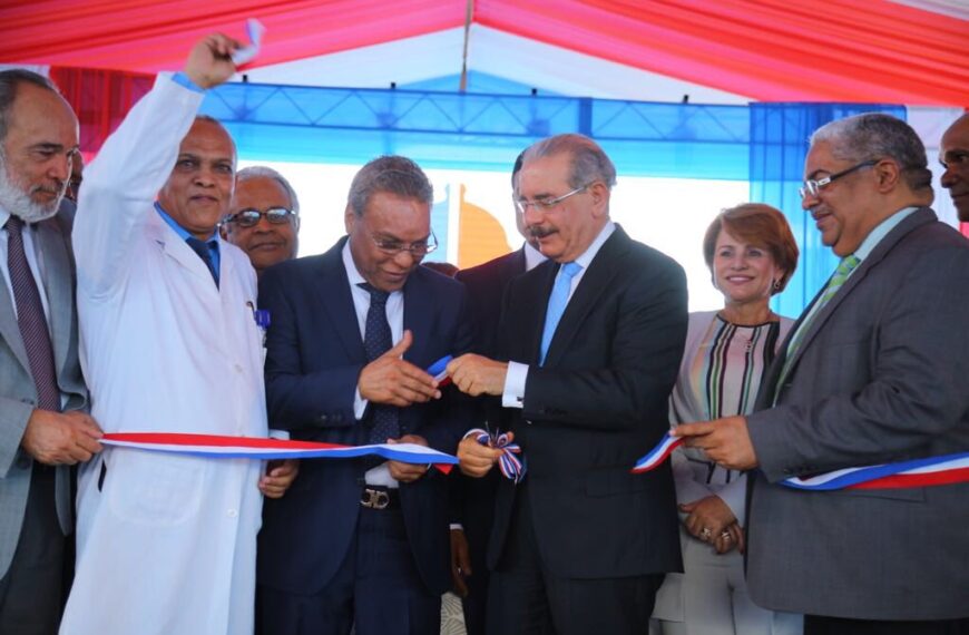 Inauguran remozado hospital Federico Armando Aybar de Las Matas de Farfán