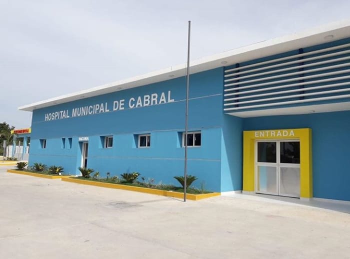 Lee más sobre el artículo Presidente entrega nuevo hospital de Cabral