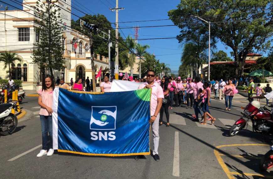 SNS en la Comunidad lleva orientación a miles de familias sobre prevención cáncer de mama