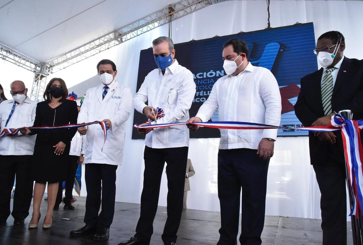 Lee más sobre el artículo Presidente Abinader deja en funcionamiento nuevas áreas hospital Félix María Goico