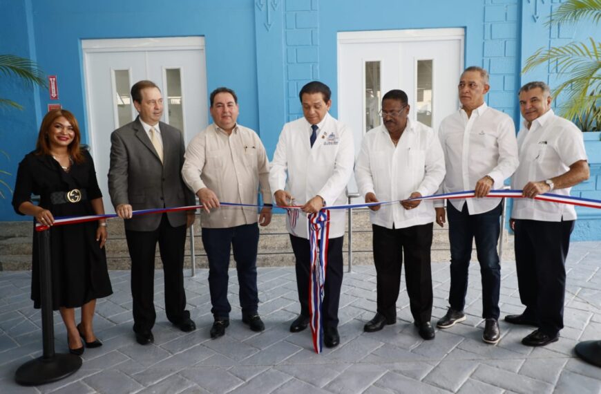 SNS inaugura remozado Centro Sanitario de Santo Domingo (La Galván)