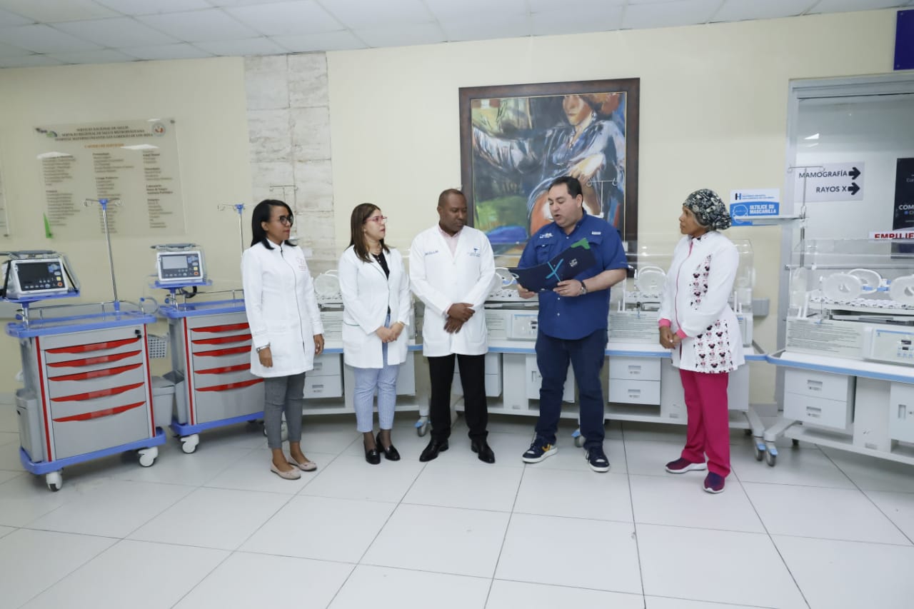 Lee más sobre el artículo SNS entrega más de RD$18 millones en equipos a hospitales de Santo Domingo