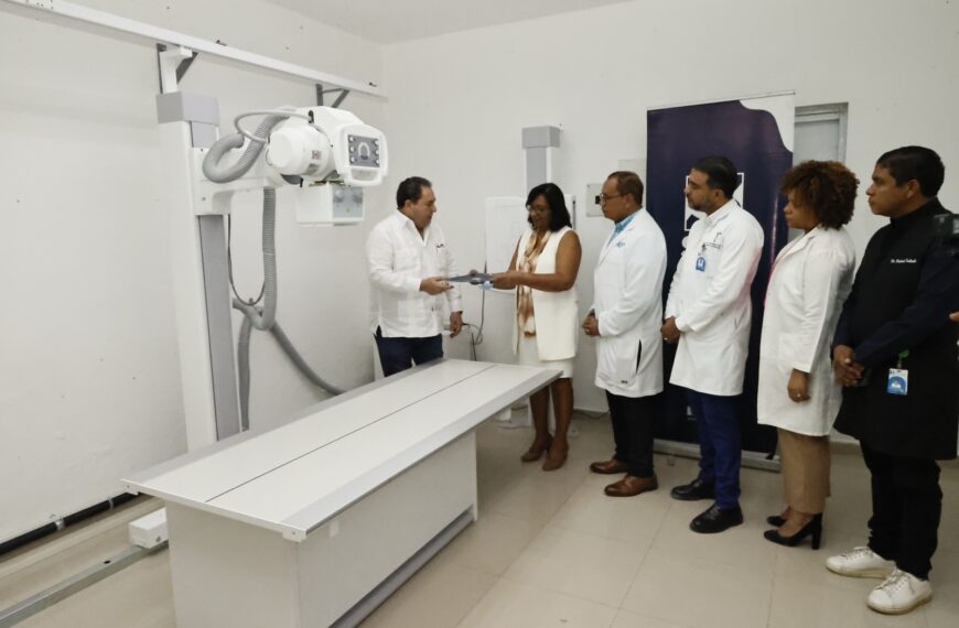 SNS entrega más de RD$40 millones en equipos para fortalecer hospitales