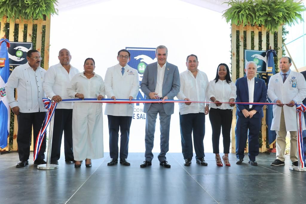 Lee más sobre el artículo Presidente Abinader entrega nuevo Hospital (Unidad) Materno Infantil Marcelino Vélez