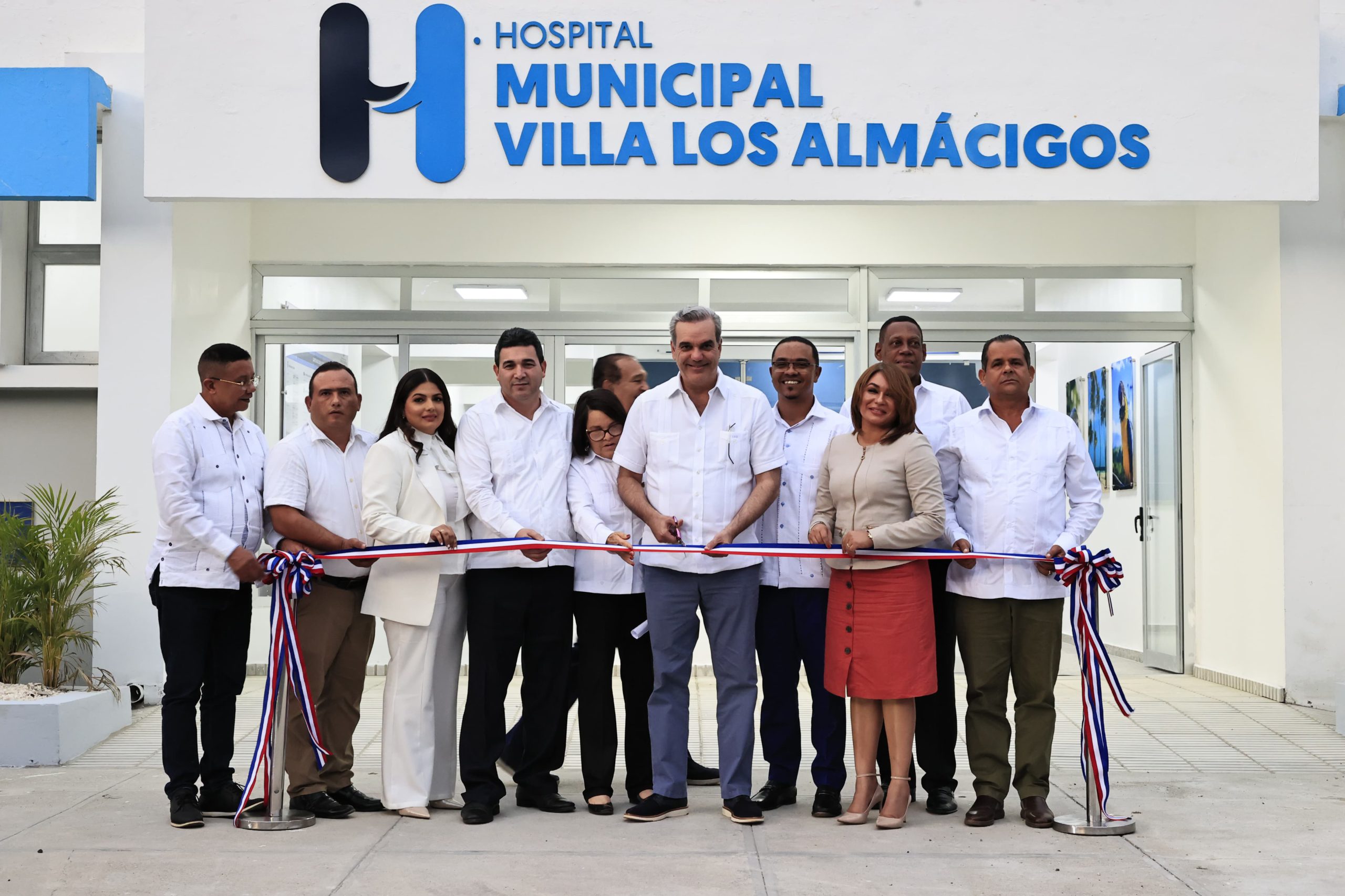 Lee más sobre el artículo Presidente Abinader entrega remozado Hospital Villa Los Almácigos