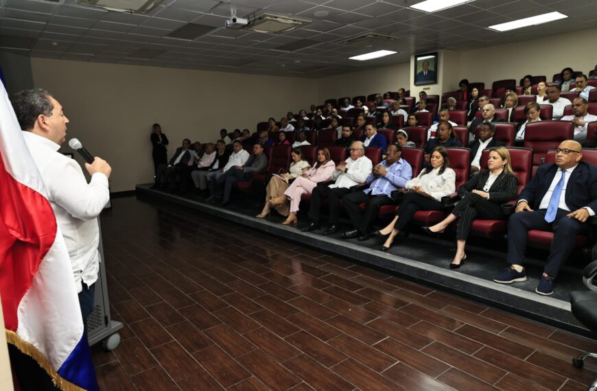 SNS socializa con directores de hospitales del SRSM