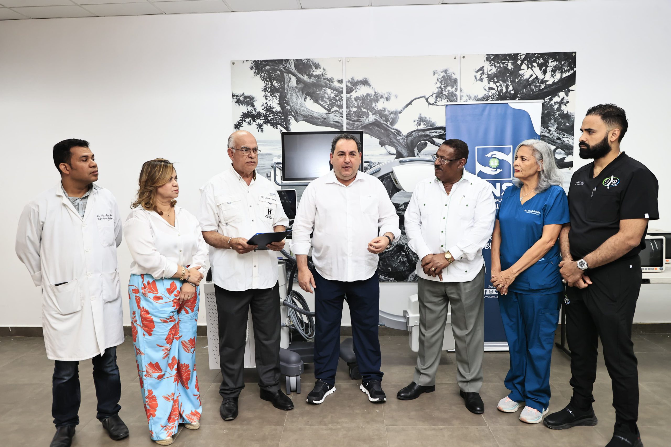 Lee más sobre el artículo SNS entrega más de RD$29 millones en equipos a cuatro hospitales de Santo Domingo