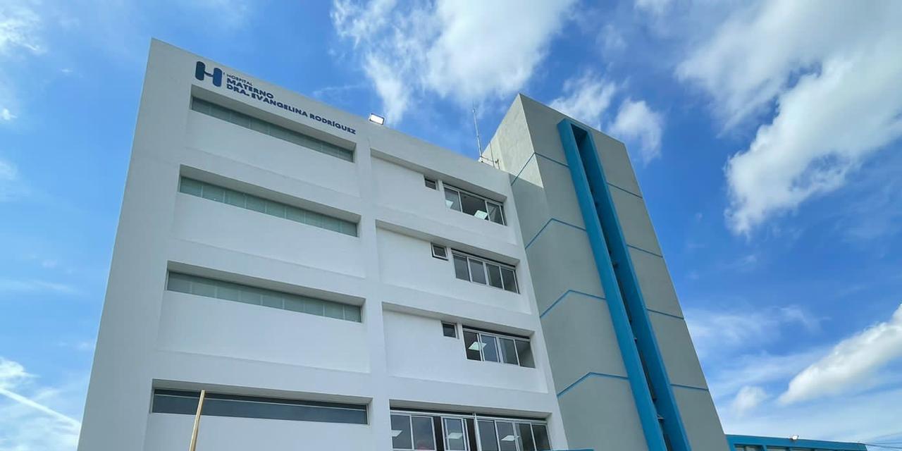 Lee más sobre el artículo Dominicanos reciben del presidente Abinader el remozado Hospital Materno Dra. Evangelina Rodríguez