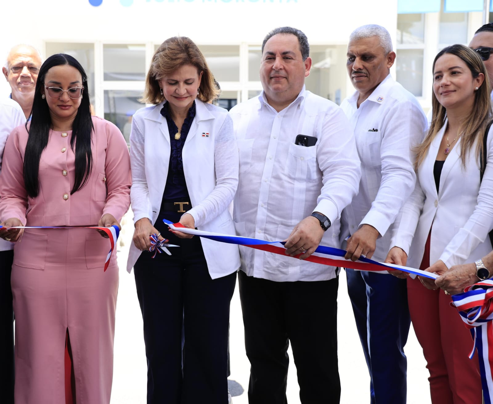 Lee más sobre el artículo Vicepresidenta deja en funcionamiento dos obras de salud en Laguna Salada, Mao