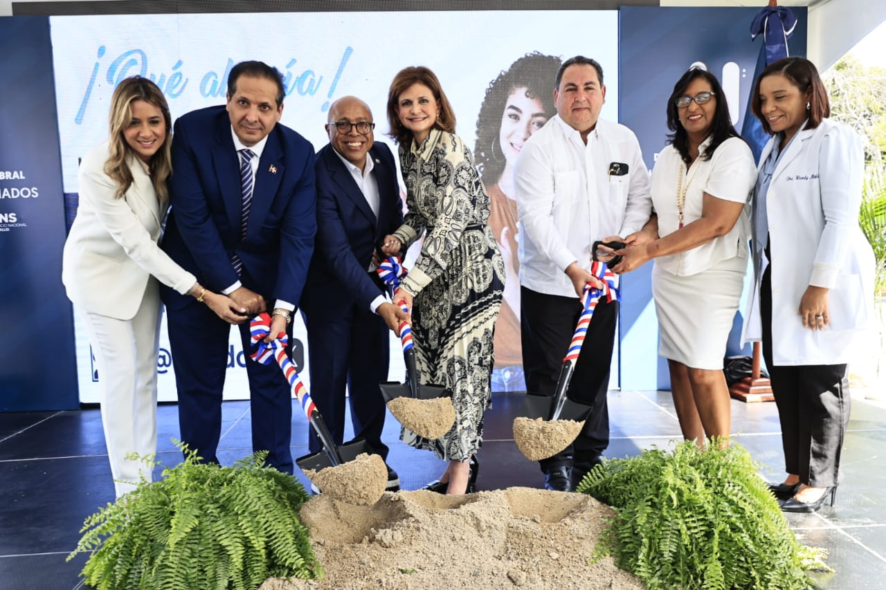 Lee más sobre el artículo Vicepresidenta da inicio trabajos de construcción Unidad de Quemados en Hospital Robert Reid